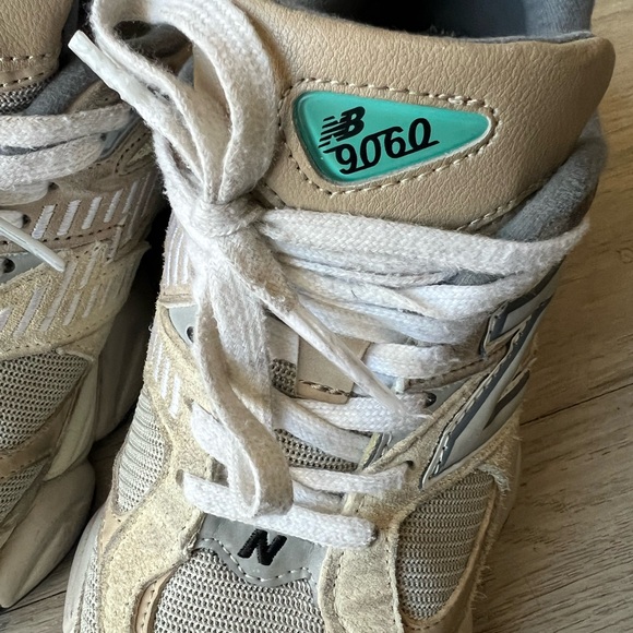 New Balance Women's Gray Sneakers - Picture 4 of 12